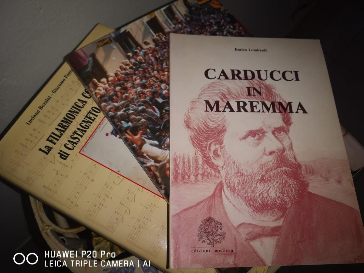 Il Nespolo Villa Castagneto Carducci Luaran gambar